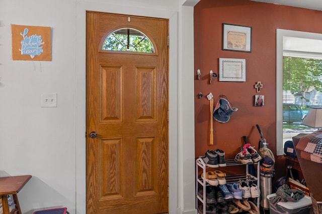 820 6th St, Montevideo, MN 56265 - view of foyer entrance