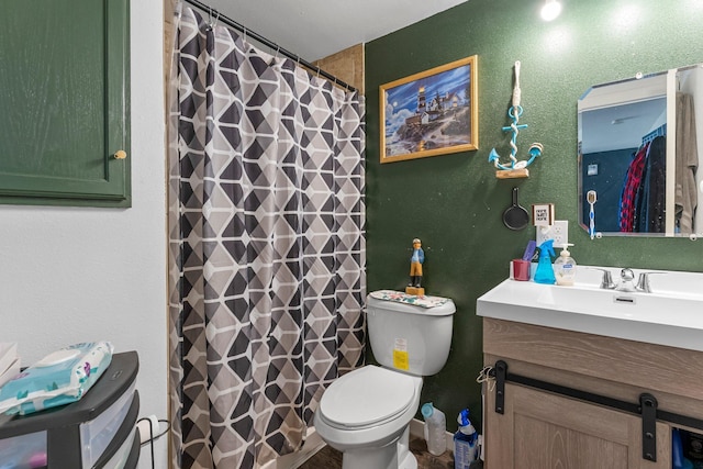 820 6th St, Montevideo, MN 56265 - full bath featuring toilet, vanity, curtained shower, and a textured wall