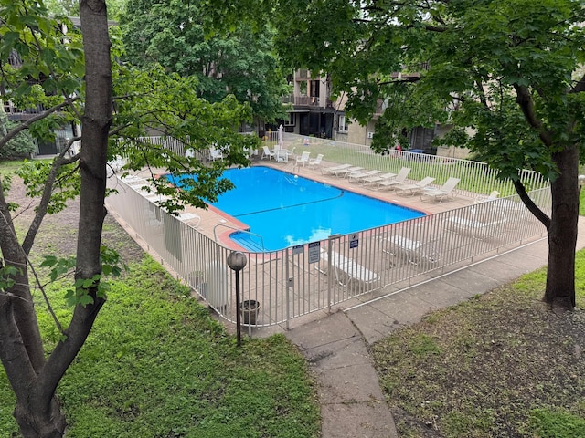 4030 15th Ave S Unit 8C, Minneapolis, MN 55407 - community pool featuring a patio