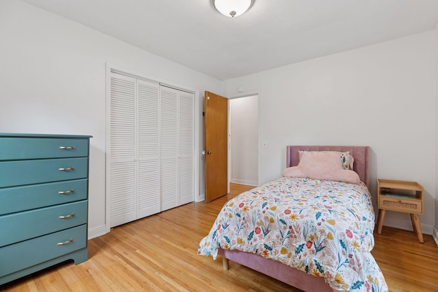 2904 Jersey Ave S, Saint Louis Park, MN 55426 - bedroom featuring wood finished floors and a closet