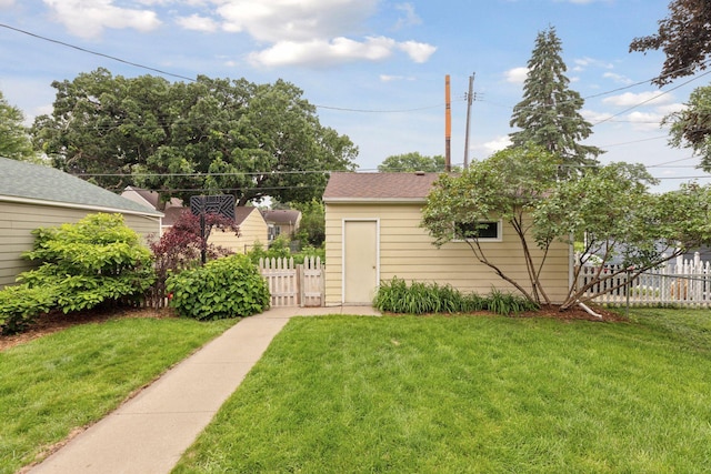 2904 Jersey Ave S, Saint Louis Park, MN 55426 - view of yard with an outdoor structure