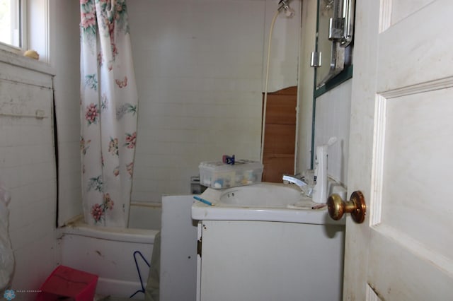 133 Welch St, Perley, MN 56574 - full bath featuring vanity and shower / tub combo