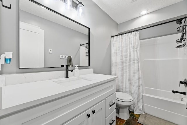 1600 Buffalo Cv, Buffalo, MN 55313 - full bathroom featuring vanity, toilet, shower / tub combo with curtain, and a textured ceiling