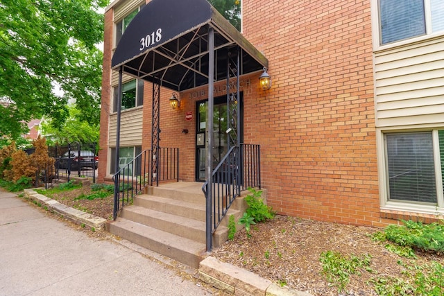3018 Aldrich Ave S Unit 12, Minneapolis, MN 55408 - entrance to property with brick siding