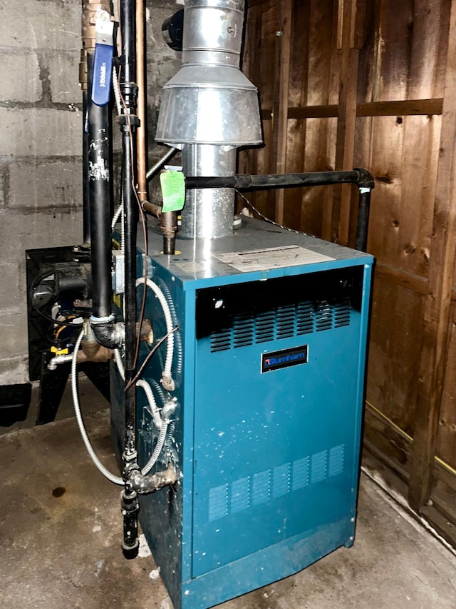 1638 Concordia Ave, Saint Paul, MN 55104 - utilities with a heating unit