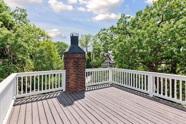 1617 Franklin Ave, Minneapolis, MN 55405 - wooden terrace with view of wooded area