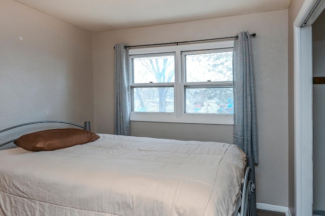 2904 Silver Lake Ct NE, Saint Anthony, MN 55421 - bedroom with baseboards