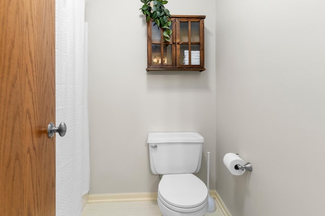 1212 Mill Creek Cir, Saint Cloud, MN 56303 - full bathroom with toilet and baseboards