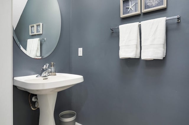 13872 52nd Ave N, Plymouth, MN 55446 - view of bathroom