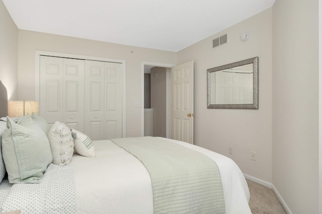 13872 52nd Ave N, Plymouth, MN 55446 - bedroom featuring carpet floors, baseboards, and a closet