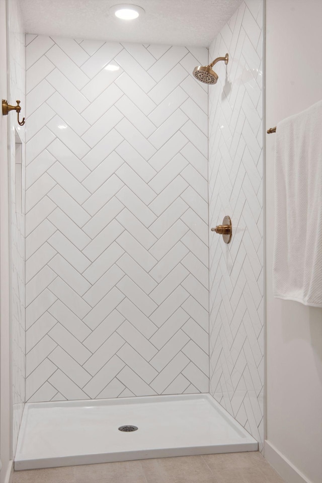 2930 Salem Ave, Saint Louis Park, MN 55416 - full bath featuring tiled shower