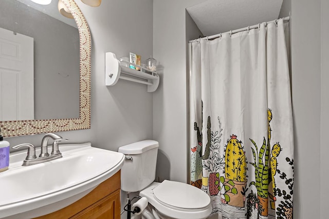 15084 Appaloosa Trl NE, Prior Lake, MN 55372 - bathroom with vanity, toilet, and a shower with curtain