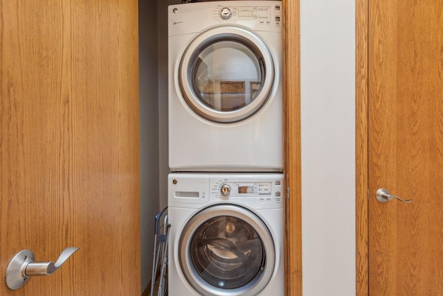 5241 Silver Maple Cir, Minnetonka, MN 55343 - laundry room with stacked washer / drying machine