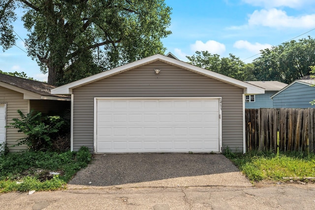 2651 Colfax Ave N, Minneapolis, MN 55411 - view of detached garage