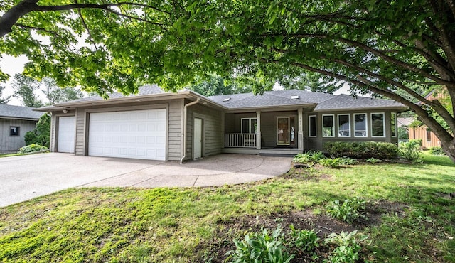 705 Grundhoefer Ct, Northfield, MN 55057 - single story home with a garage, driveway, and a front yard