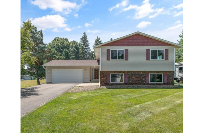 7469 Upper 26th St N, Oakdale, MN 55128 - photo 1