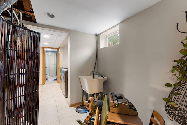 41 17th Ave N, Hopkins, MN 55343 - bathroom featuring tile patterned floors, recessed lighting, a sink, and baseboards