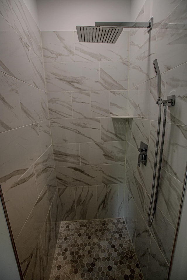 850 60th Ave SW, Benson, MN 56231 - bathroom with tiled shower