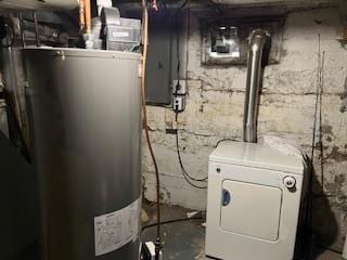 310 Burgess St, Saint Paul, MN 55117 - utilities featuring water heater