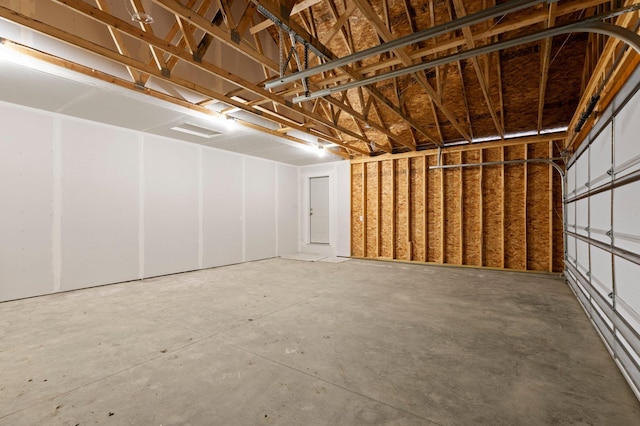 2135 Violet Ln, Faribault, MN 55021 - view of garage