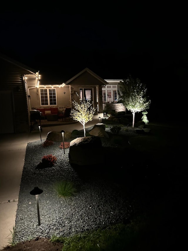 201 Ridge Dr, Kenyon, MN 55946 - view of front of home featuring a patio area