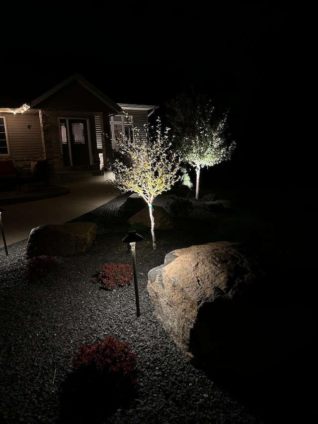 201 Ridge Dr, Kenyon, MN 55946 - view of yard at night