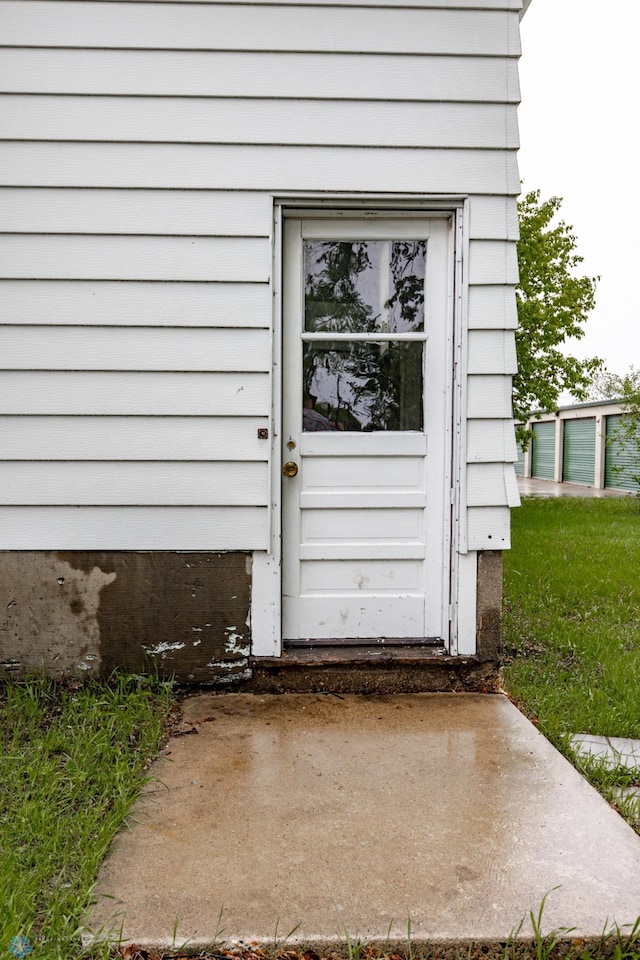726 College St N, Fargo, ND 58102 - view of exterior entry