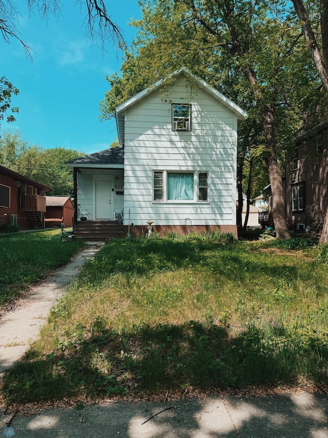 601 10th St S, Fargo, ND 58103 - view of front of home