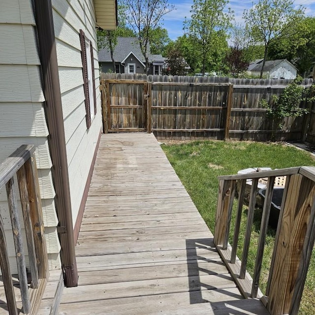 410 9th St, Morris, MN 56267 - view of wooden terrace