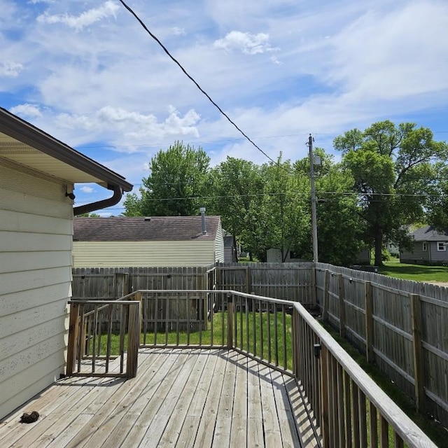 410 9th St, Morris, MN 56267 - view of wooden terrace