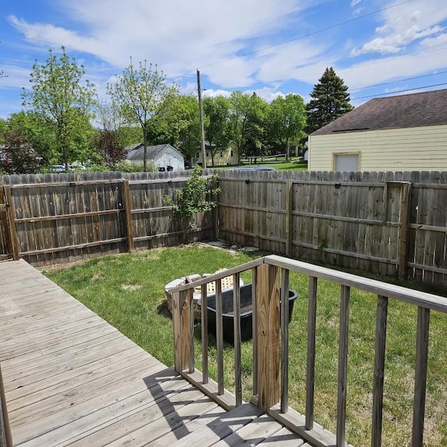 410 9th St, Morris, MN 56267 - view of wooden deck