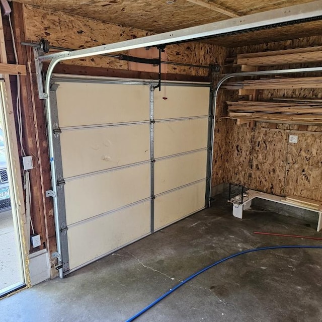 410 9th St, Morris, MN 56267 - view of garage