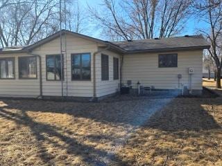 405 16th Ave NE, Waseca, MN 56093 - view of rear view of house