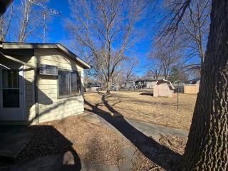 405 16th Ave NE, Waseca, MN 56093 - view of yard