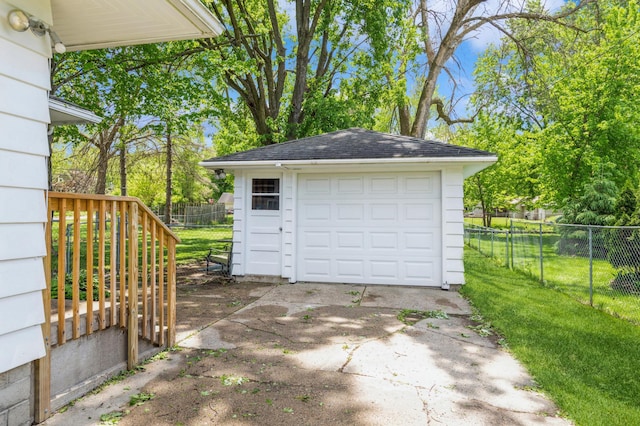 613 9th St NW, Faribault, MN 55021 - detached garage with driveway