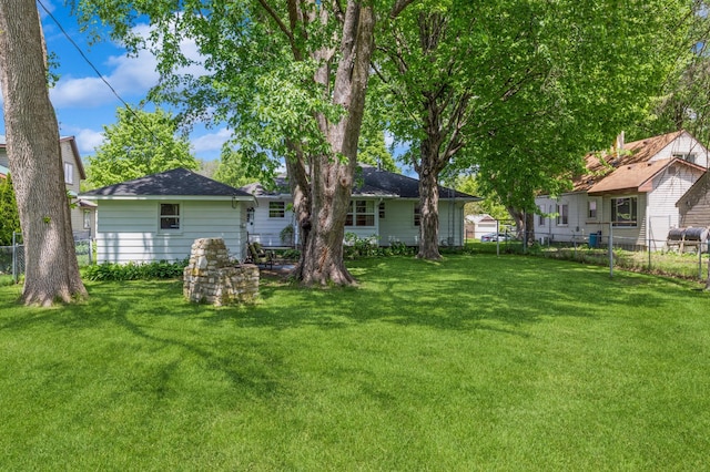 613 9th St NW, Faribault, MN 55021 - view of yard