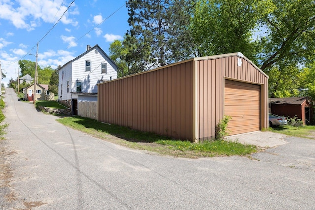 202 6th Ave, Bovey, MN 55709 - detached garage with driveway