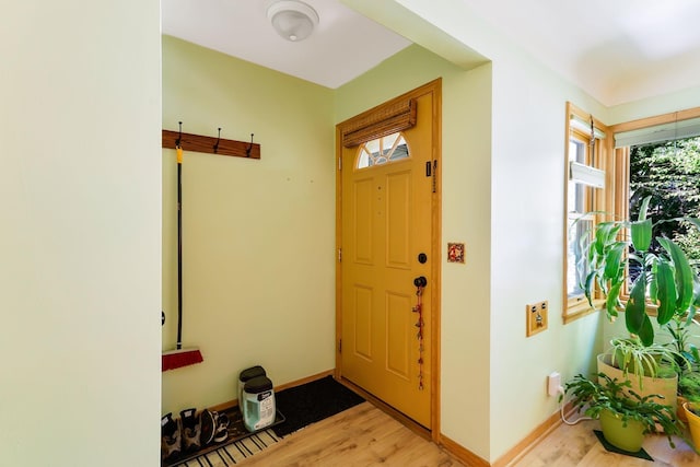 4845 15th Ave S, Minneapolis, MN 55417 - entrance foyer featuring light wood-type flooring and baseboards