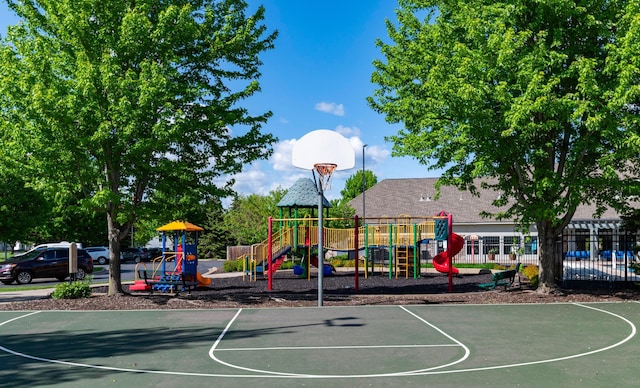 4960 149th St N Unit 6, Hugo, MN 55038 - view of basketball court with community basketball court