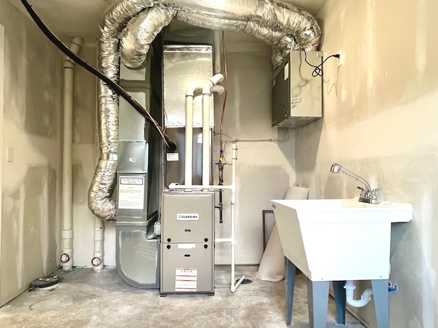 826 Sims Ave, Saint Paul, MN 55106 - utilities featuring a sink