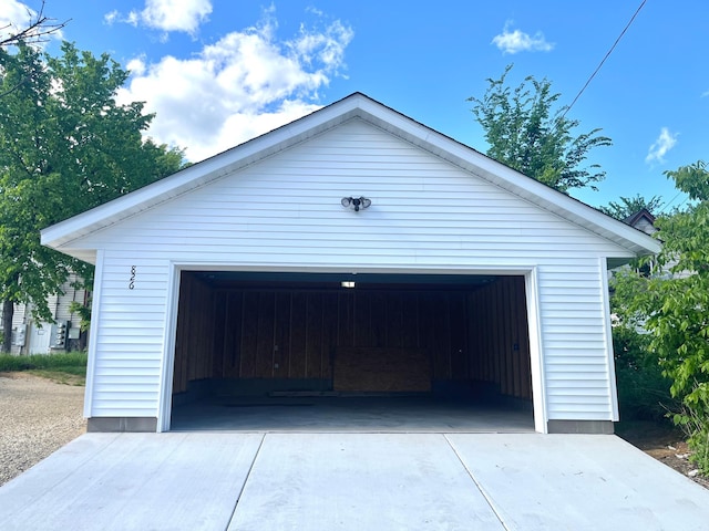 826 Sims Ave, Saint Paul, MN 55106 - view of detached garage