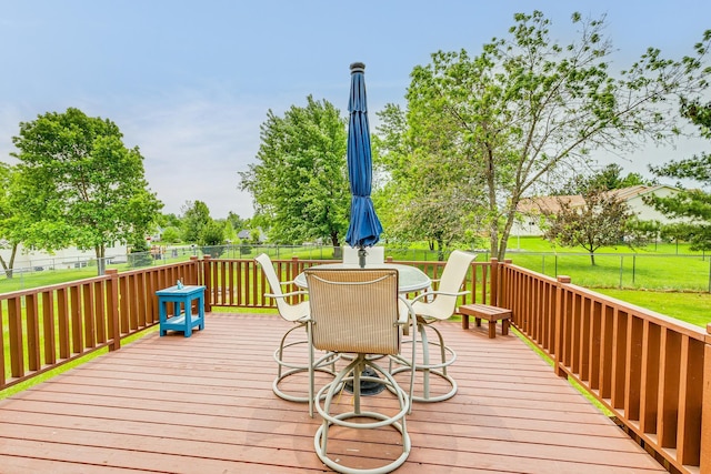 28610 Bay Shore Dr NW, Isanti, MN 55040 - deck featuring outdoor dining space