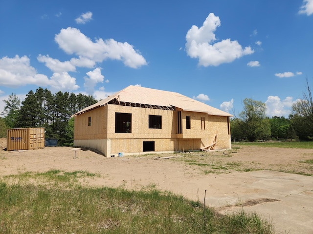 33006 Hilary Cir, Cambridge Twp, MN 55008 - view of side of home