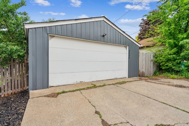 3945 15th Ave S, Minneapolis, MN 55407 - view of detached garage