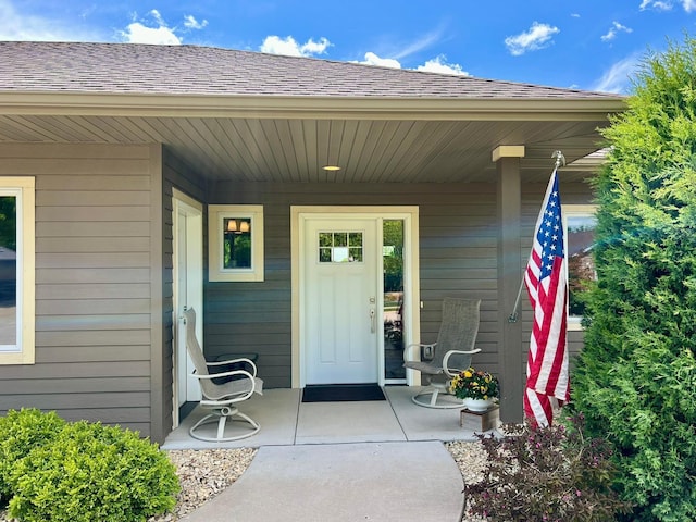 2774 Pine Ridge Blvd, Red Wing, MN 55066 - entrance to property featuring covered porch and a shingled roof