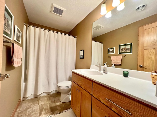 2774 Pine Ridge Blvd, Red Wing, MN 55066 - full bathroom featuring vanity, toilet, and baseboards