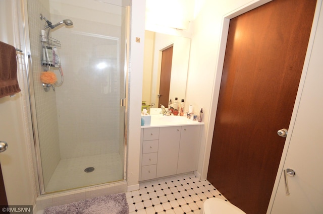5601 Smetana Dr Unit 518, Minnetonka, MN 55343 - full bath with a stall shower, vanity, and toilet