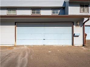 4819 Grenwich Way N, Oakdale, MN 55128 - view of garage