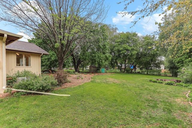 5725 Golden Valley Rd, Golden Valley, MN 55422 - view of grassy yard