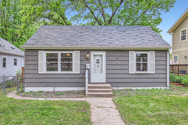 583 Cromwell Ave, Saint Paul, MN 55104 - view of front of property featuring entry steps